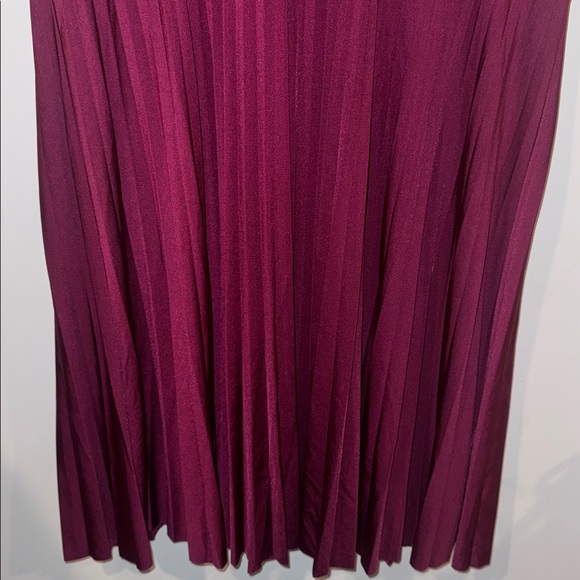 “Berry Merry Flirty” Plus Dress.... - Picture 4 of 8